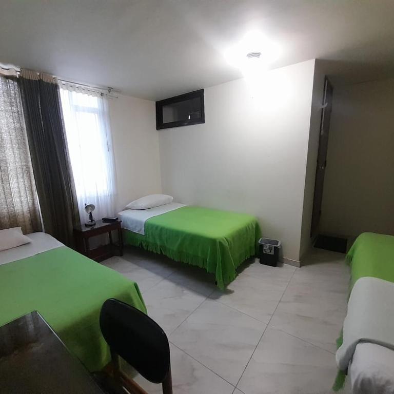 Hotel Cordillera Real - Classic Quadruple Room - 1