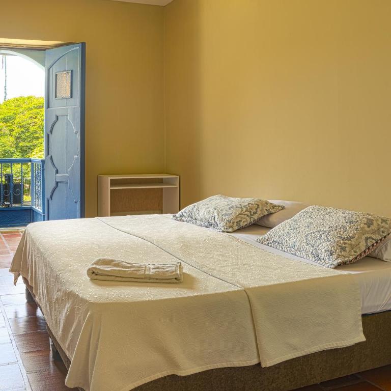 Hotel Balcones del Parque - Habitación con cama grande y balcón - 2