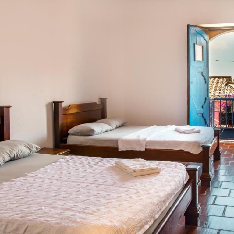 Hotel Balcones del Parque - Habitación Doble con balcón - 2 camas - 1