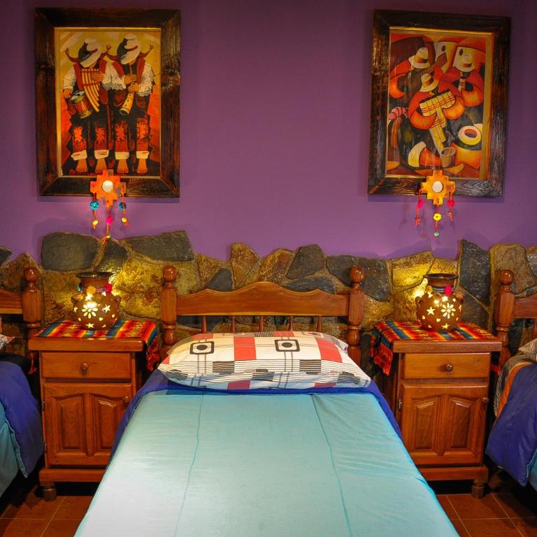 Hostel Copacabana La Quiaca - Triple Room with Shared Bathroom - 1