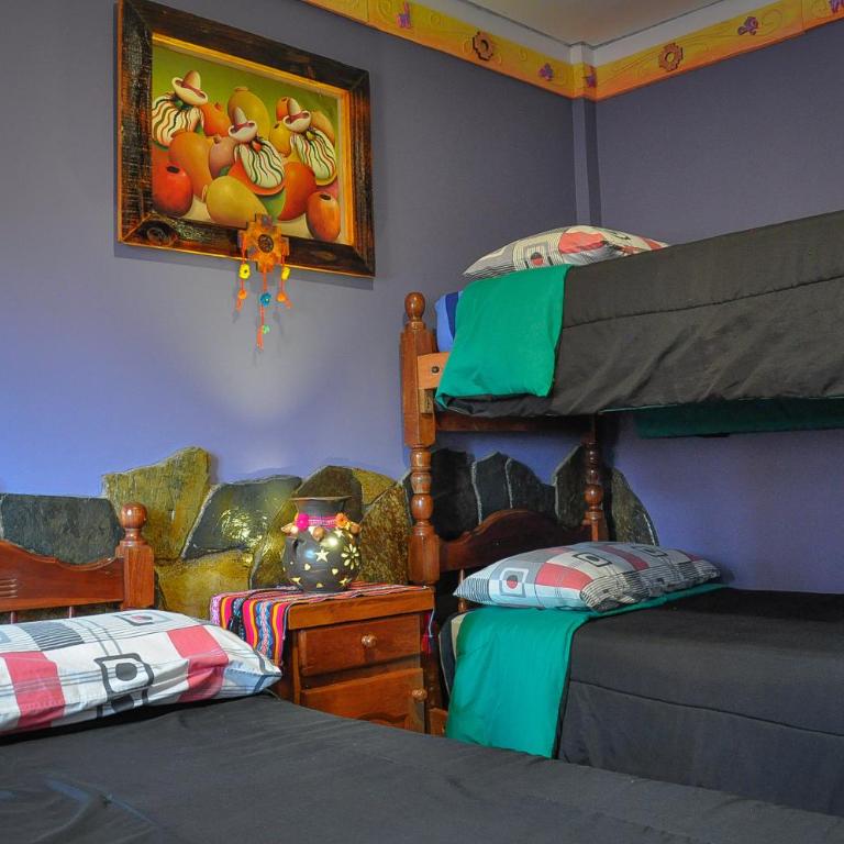Hostel Copacabana La Quiaca - Triple Room with Shared Bathroom - 3