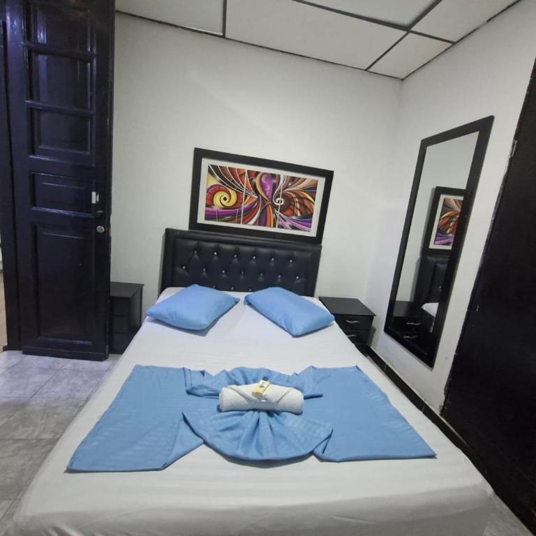 Hospedaje Luna Dorada - Habitación Doble - 7