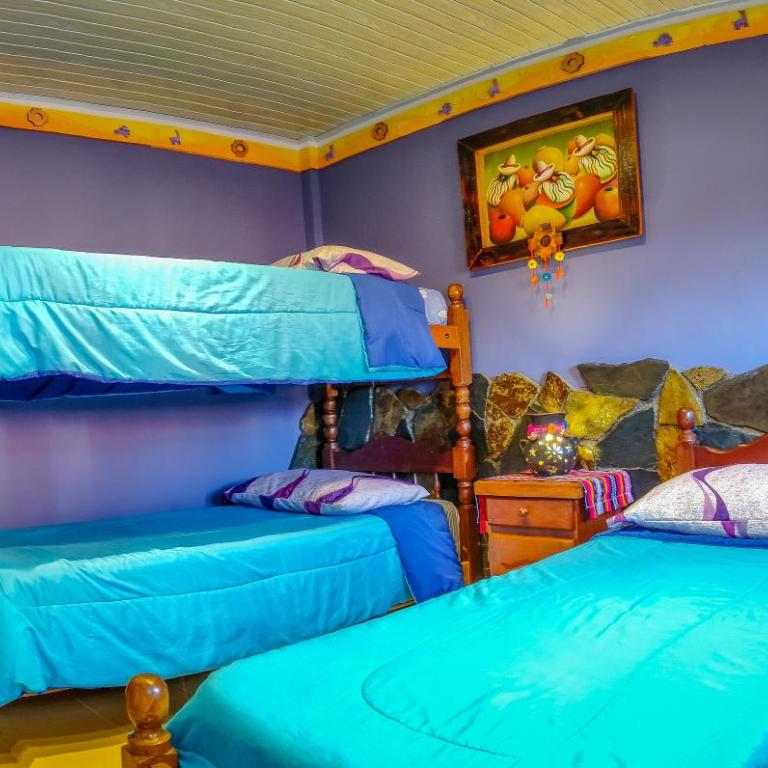 Hostel Copacabana La Quiaca - Triple Room with Shared Bathroom - 7
