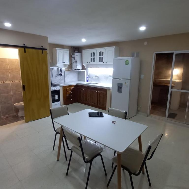Alojamiento Hugo - One-Bedroom Apartment with View - 1