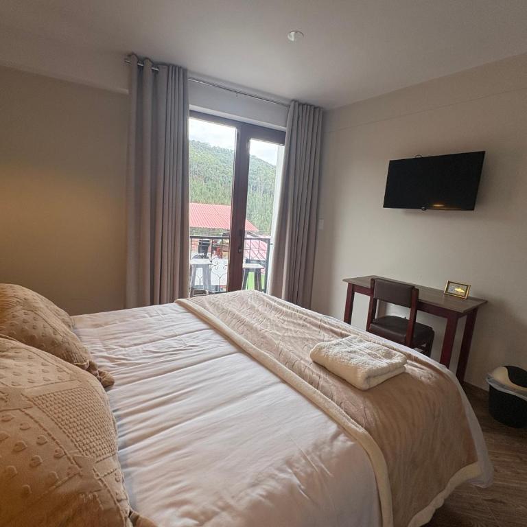 Juan Placido Hospedaje - King Room with Balcony - 2