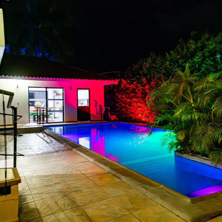 Piscina privada exclusiva pregunta servicio de apoyo doméstico - Casa - 6