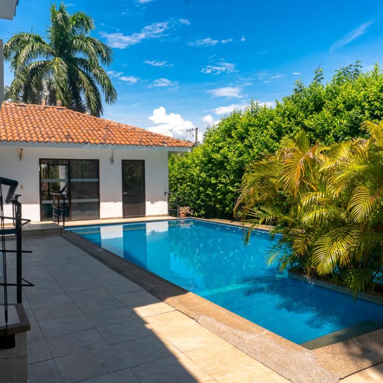 Piscina privada exclusiva pregunta servicio de apoyo doméstico - Casa - 38
