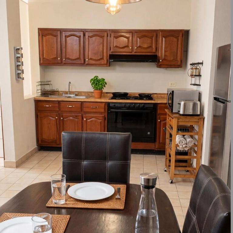Apartment a 3-minute walk from Tec #2 - Two-Bedroom Apartment - 2