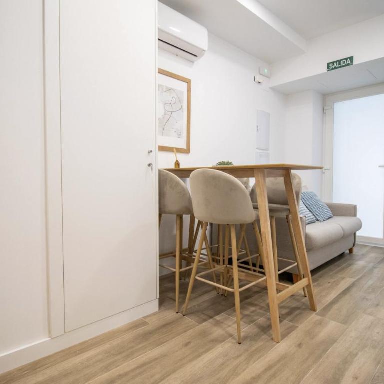 Beautiful loft next to the Turia River gardens - One-Bedroom Apartment - 9