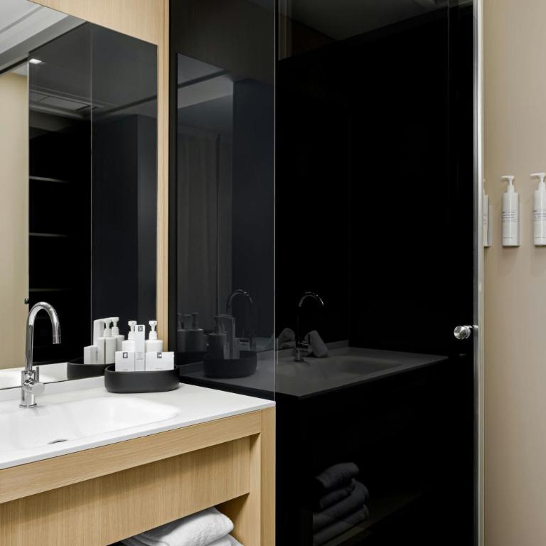AC Hotel Sants by Marriott - Standard Queen, Guest room, 1 Queen - 7