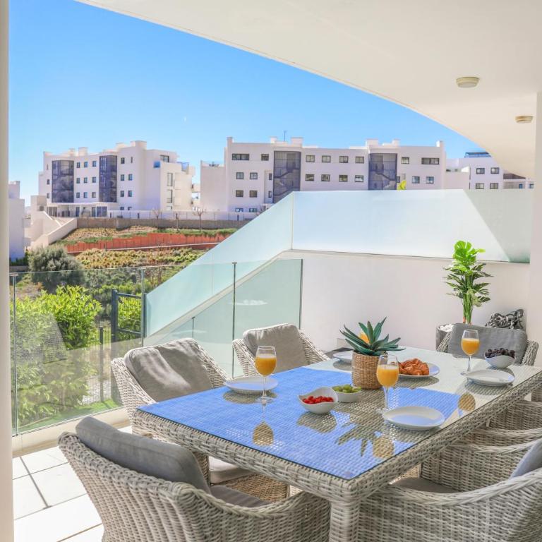 Beautiful apartment with private pool in Higueron West - Apartamento de 3 dormitorios con piscina privada - 10