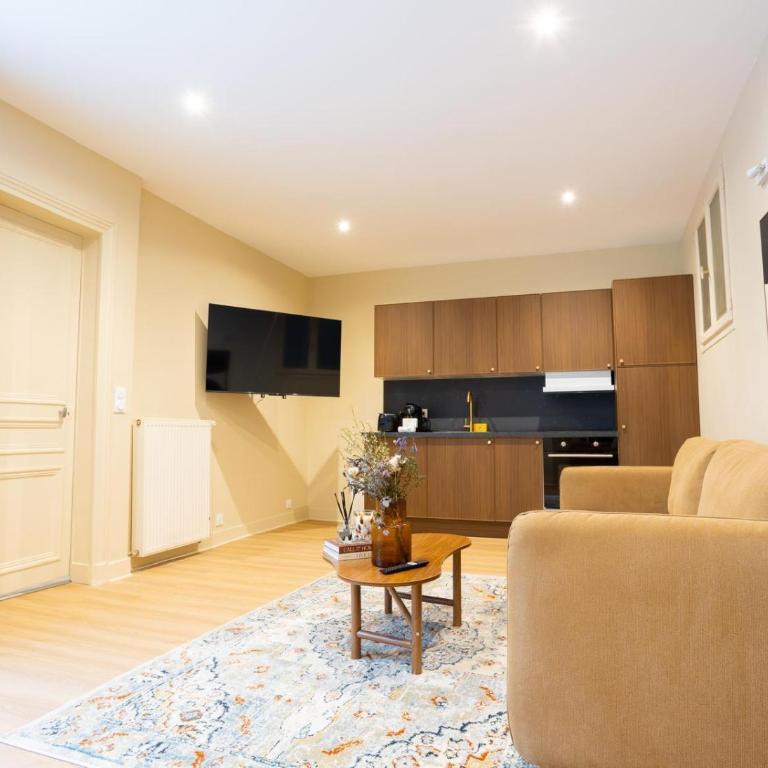 1 Chambre Sacré Cœur - Ascenseur - Calme - Appartement avec Douche - 4