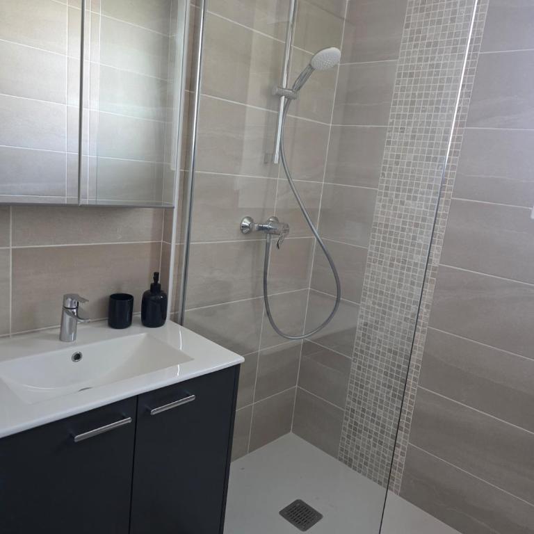 Appartement proche de la gare - Apartment mit 2 Schlafzimmern - 12