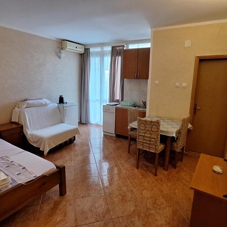 Ivanovic Family Studio Apartments - Standard Studio - 3