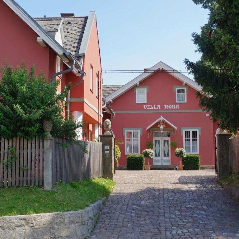 Villa am Faaker See mit Privatstrand und Ruderboot - Apartment mit 3 Schlafzimmern und Seeblick - 6