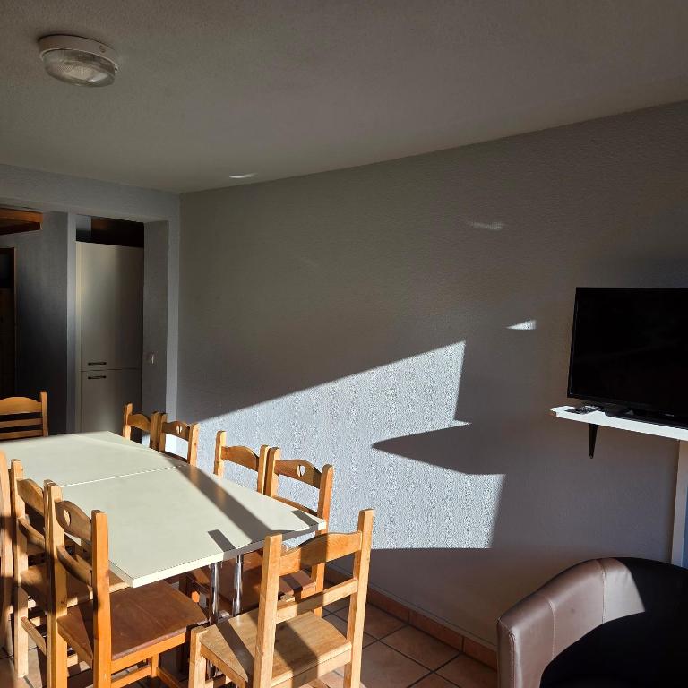 Super Arc Location - Appartement avec Vue et Balcon - 4