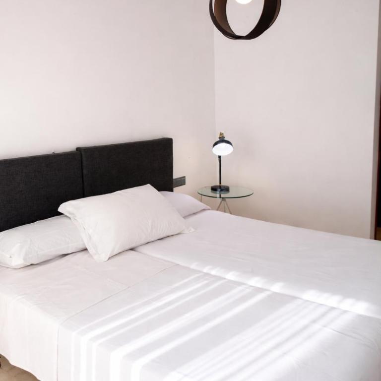 Abril Nerja - Habitación Triple - 2