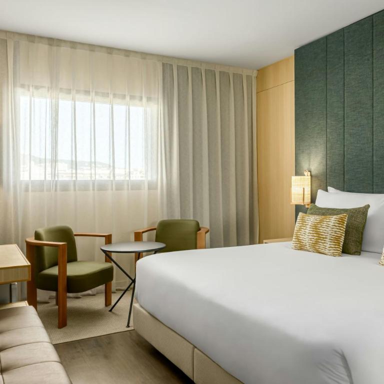 AC Hotel Sants by Marriott - Standard King City View, Guest room, 1 King, City view - 1