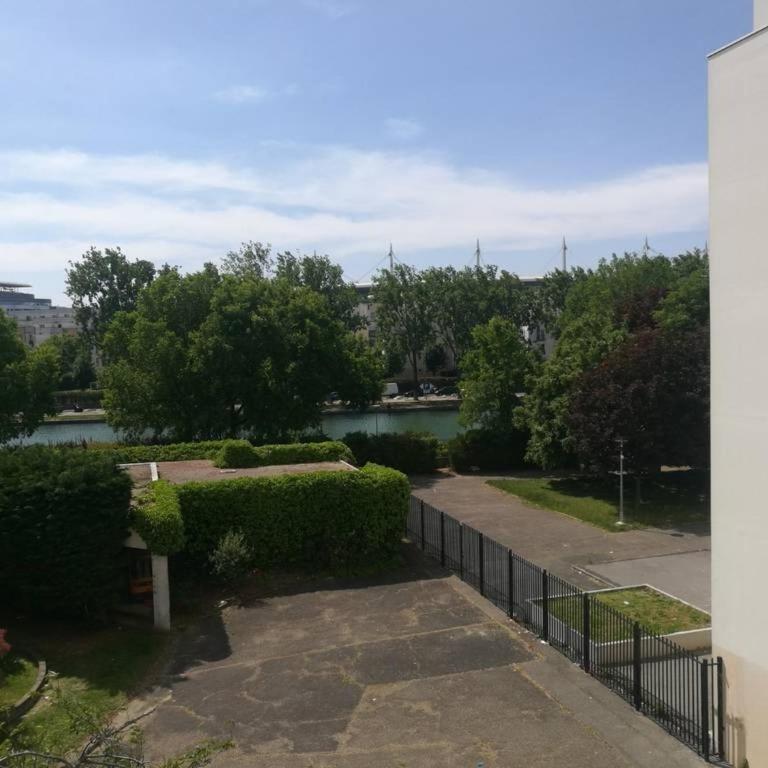 T4 3 Chambres Ideal pour familles et groupes Face du Stade de France Canal et toutes commodités - Three-Bedroom Apartment - 2