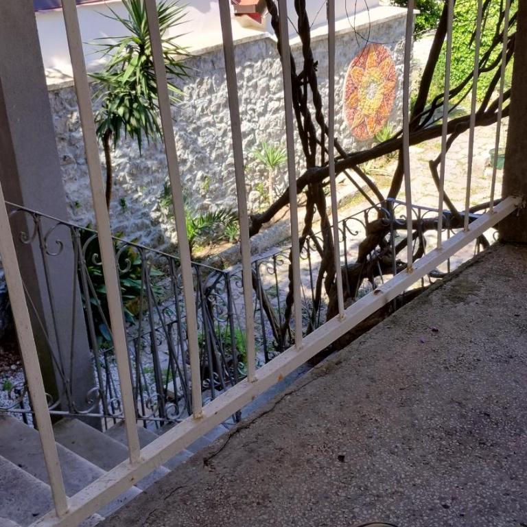 LaRos Apt - Two-Bedroom Apartment with Sea View - 4