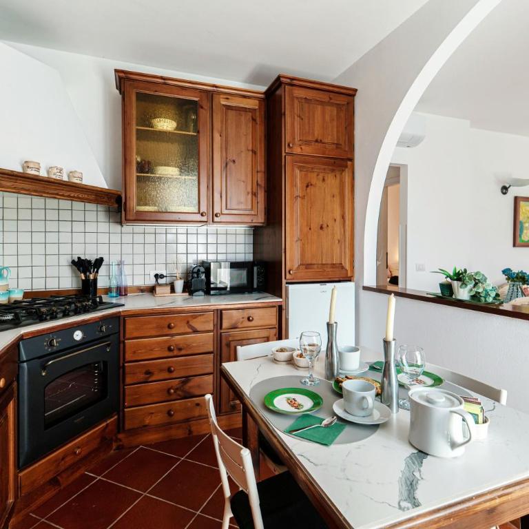 Casa Azalea - Appartamento con 2 Camere da Letto e Vista Lago - 13
