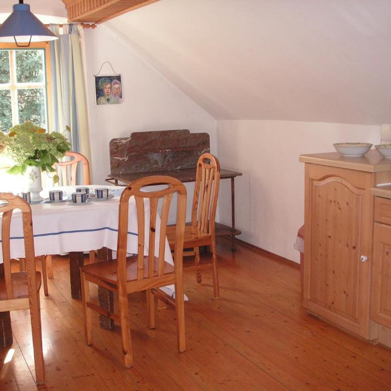 Villa am Faaker See mit Privatstrand und Ruderboot - Apartment mit 3 Schlafzimmern und Seeblick - 12