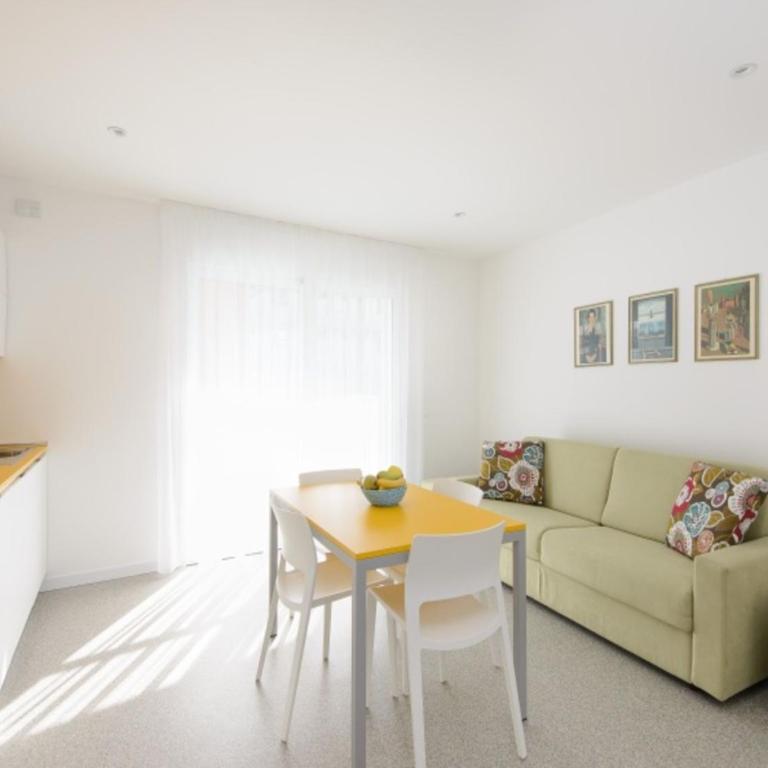 Bright and colorful accommodation in Lignano - Appartamento - 3