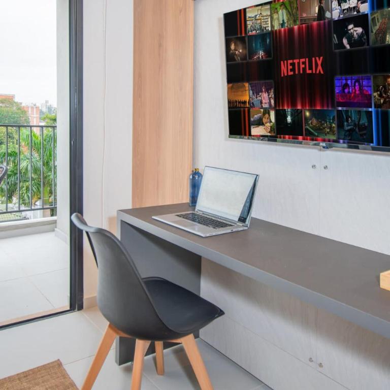 Elegant City Oasis Designer 1BR Apartment - Apartment - 30