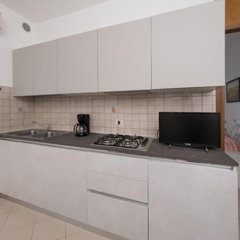 Lignano Sabbiadoro flat with terrace - Apartment - 4