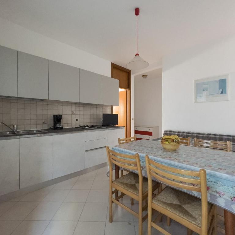 Quiet flat close to town and sea - Apartment - 2