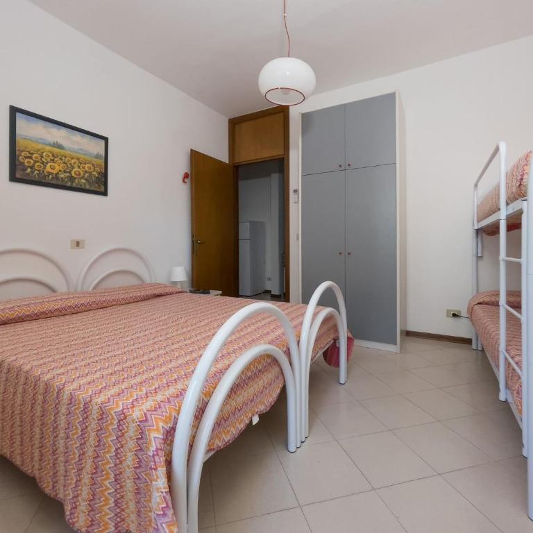 Quiet flat close to town and sea - Apartment - 3