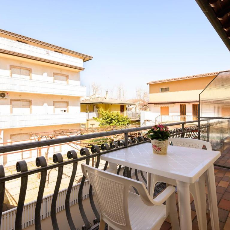 Quiet flat close to town and sea - Apartment - 10