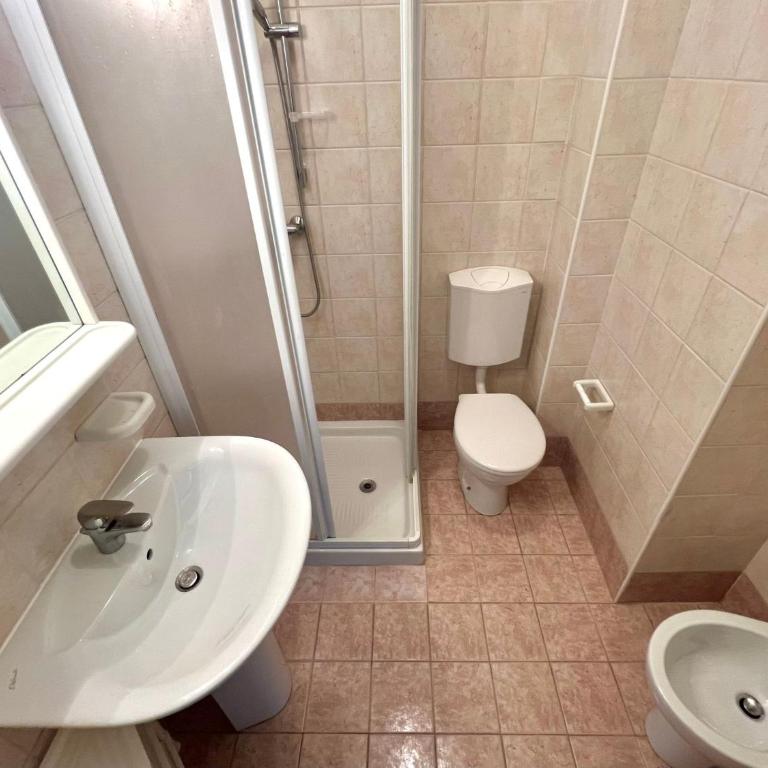 Flat with parking near the beach - Apartment - 19