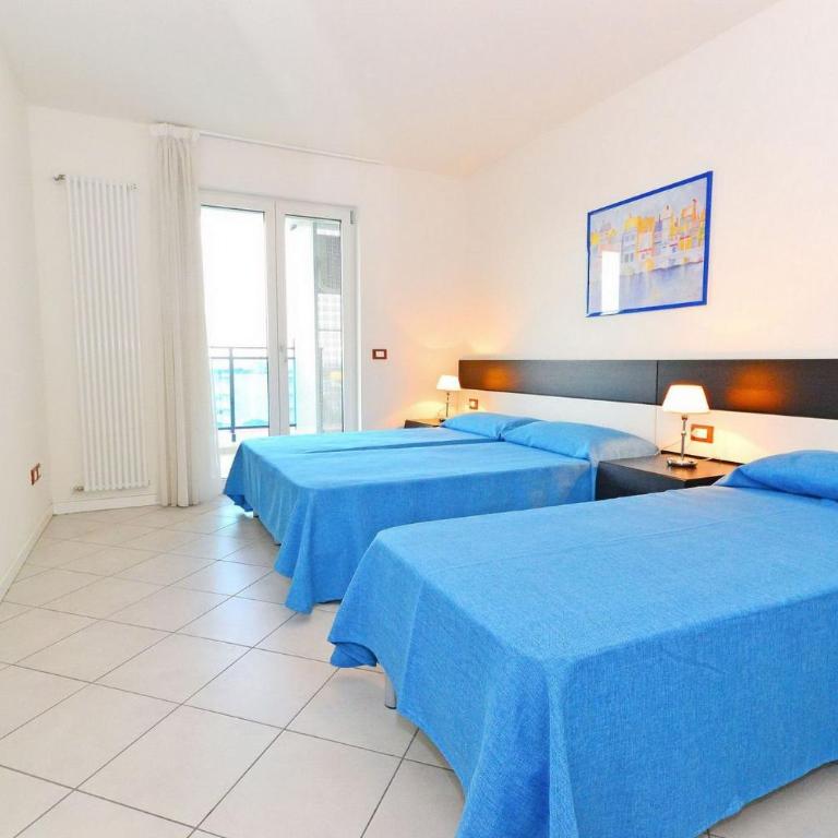 Central Lignano apartment with balcony - Apartment - 4