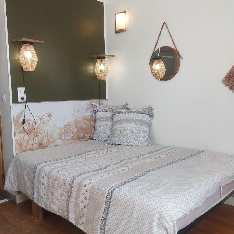 Les Belles Terrasses Dieppe ,3 appartements , LE VEGETAL de 1 à 8 personnes , LE TROPICAL de 1 à 6 personnes , LE FLORAL avec TERRASSE de 1 à 3 personnes , quartier calme au stationnement gratuit à coté de l'avenue verte - Appartement 1 Chambre - 2