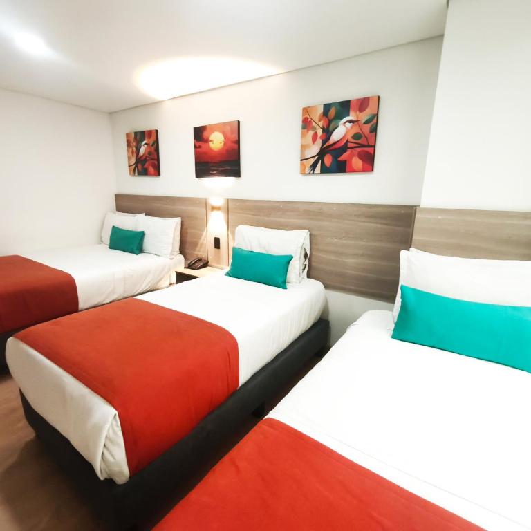 Hotel Portal de los Andes - Quadruple Room - 1