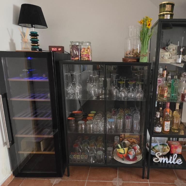 Holiday House - Casa de Monica - Four-Bedroom House - 14