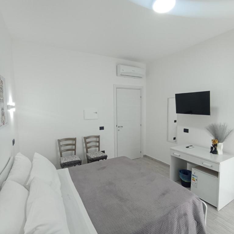 FronteMare - Double Room with Private Bathroom - 10