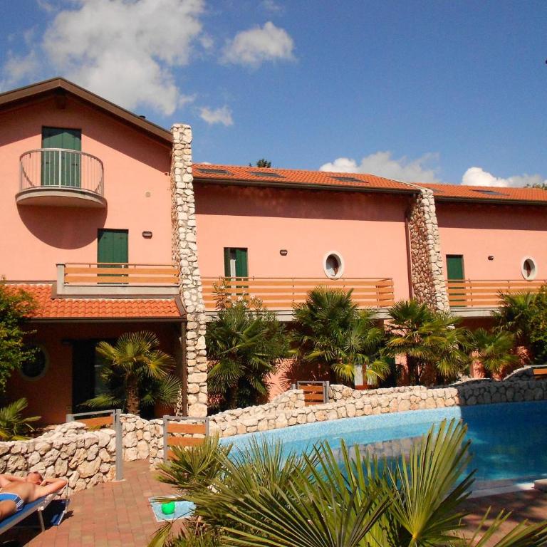 Terraced villa with pool - Villa - 60