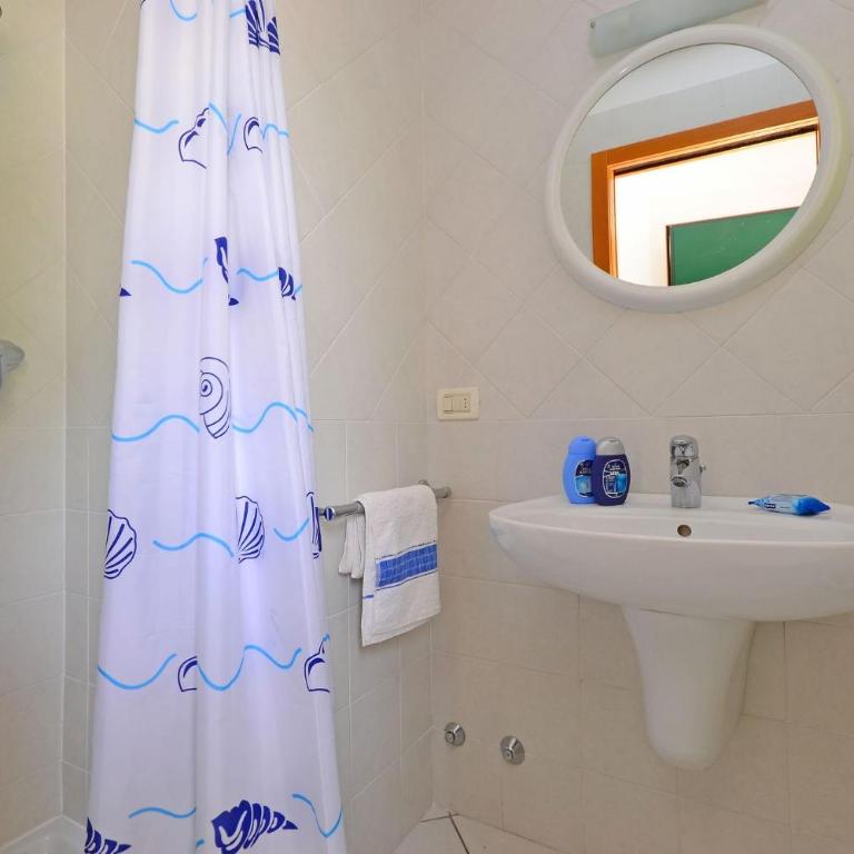 Comfy villa with pool - Villa - 36