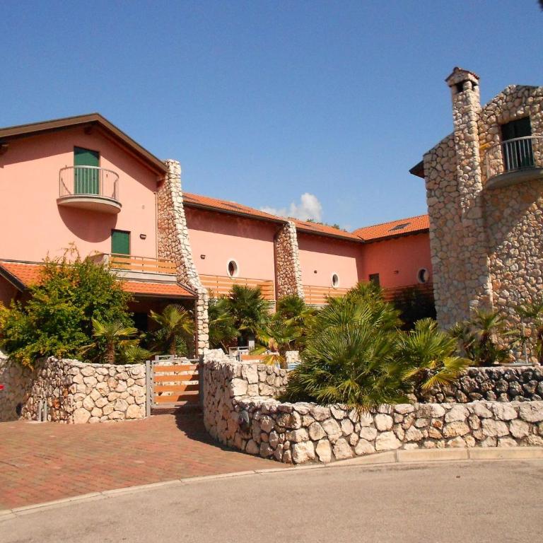 Comfy villa with pool - Villa - 39