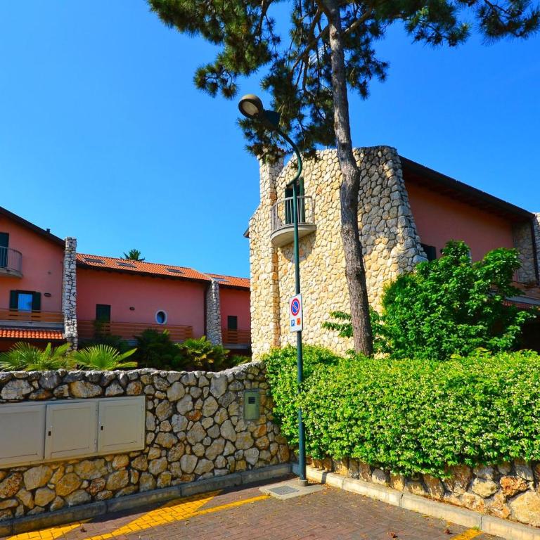 Comfy villa with pool - Villa - 45