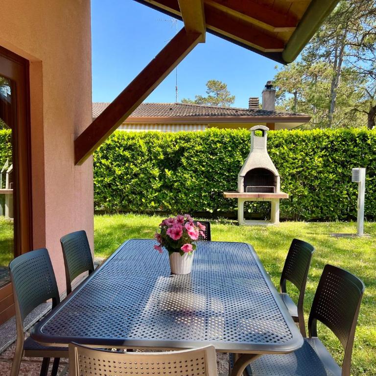 Spacious villa with pool - Villa - 1