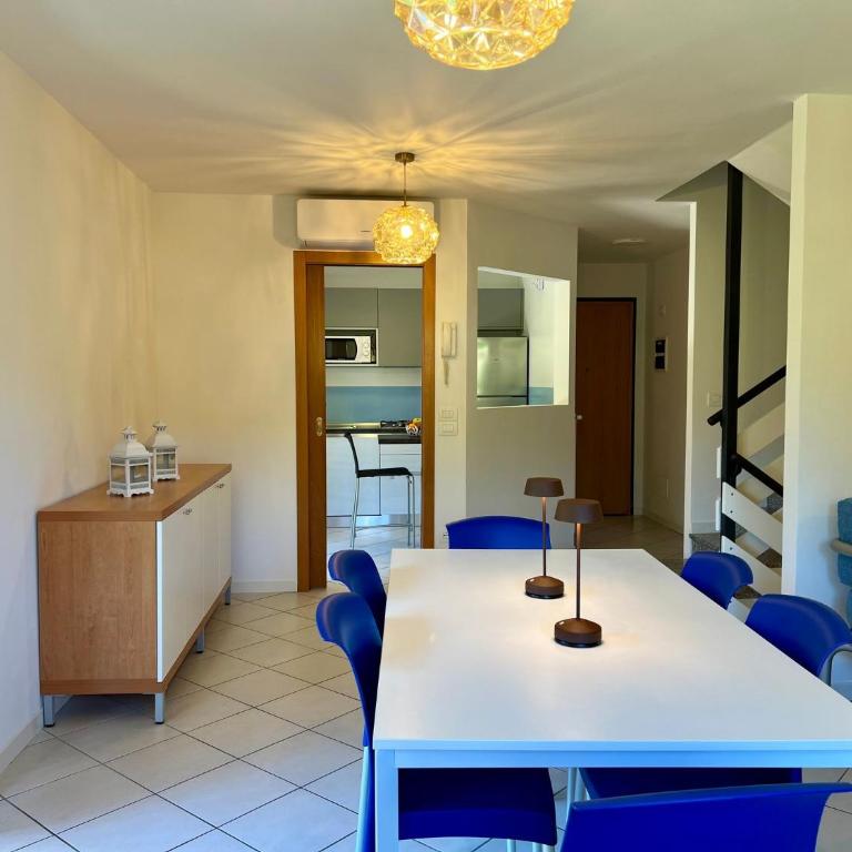 Spacious villa with pool - Villa - 7