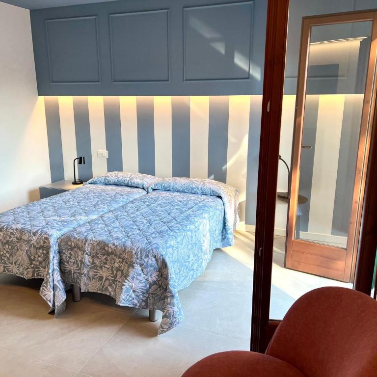 Spacious villa with pool - Villa - 19
