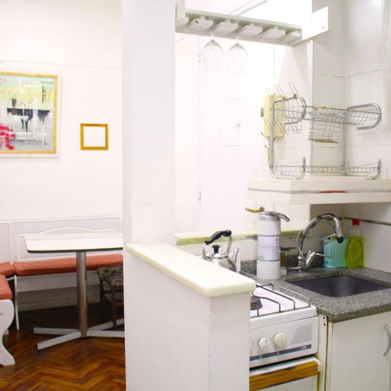 Clásico departamento porteño a una cuadra del Obelisco - Apartamento de 1 dormitorio - 2