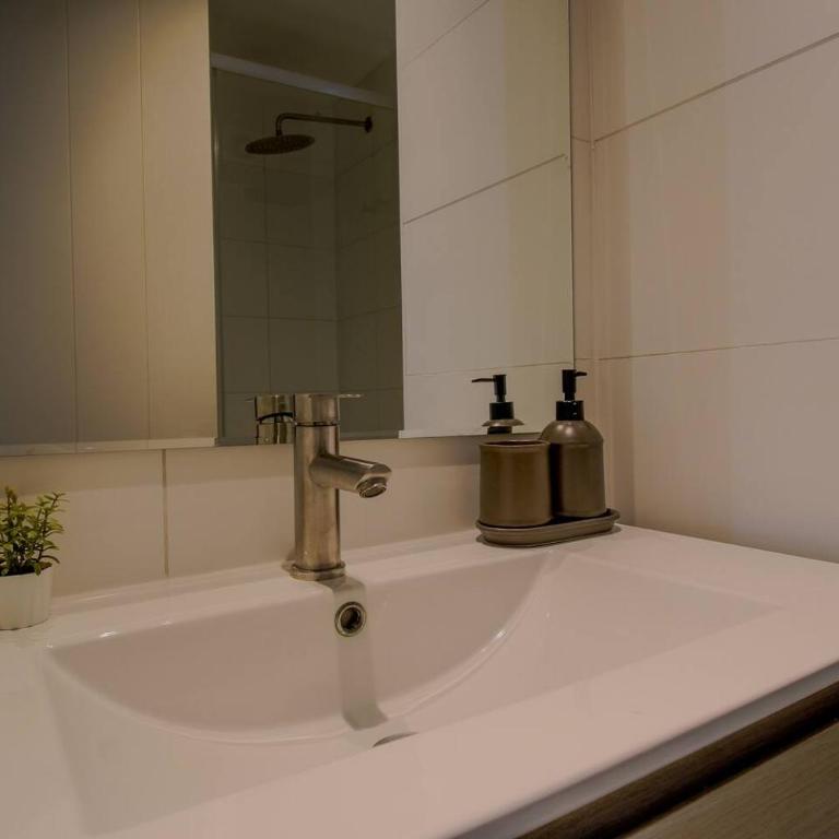 Bright and cozy Nordic, Wi-Fi, gym, downtown - Apartamento - 23