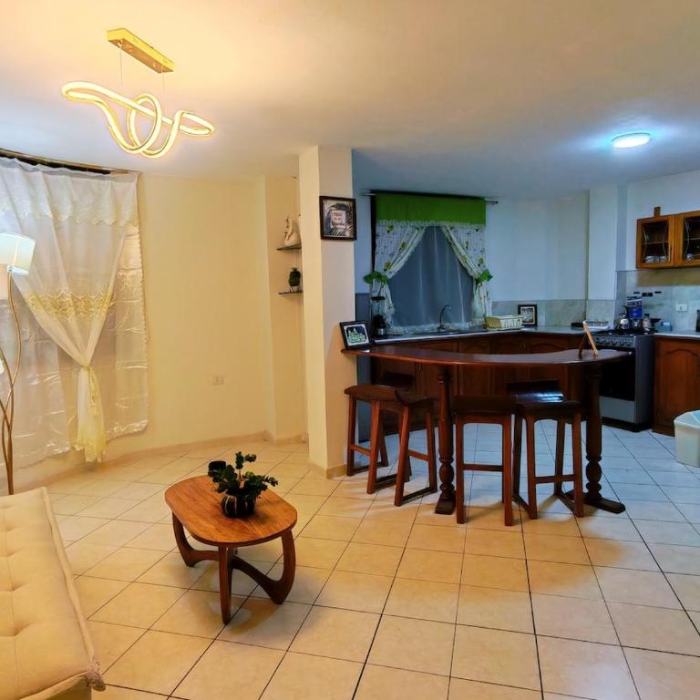 Adel 3 Ovalo Larco, cerca de todo - Apartamento de 1 dormitorio - 30