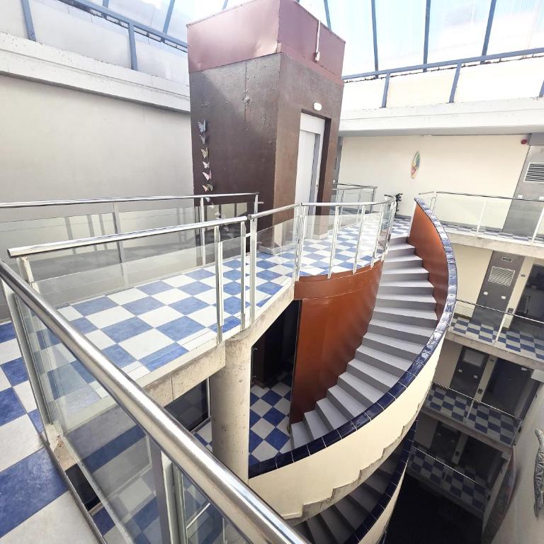 Superbe appartement avec solarium et piscine communautaire - Two-Bedroom Apartment - 7