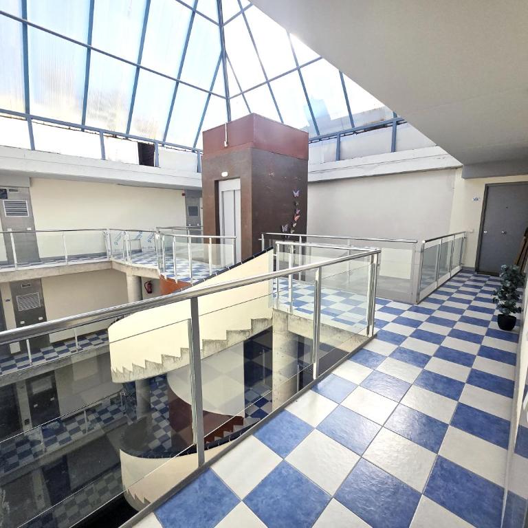 Superbe appartement avec solarium et piscine communautaire - Two-Bedroom Apartment - 8